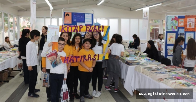 Uğur Koleji'nde öğrenciler için Geleneksel Kitap Fuarı