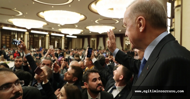 Cumhurbaşkanı Erdoğan, sağlık çalışanlarıyla iftar yemeğinde bir araya geldi