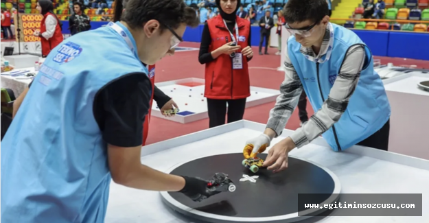 TEKNO-SEL 2025'te yarışmacıların heyecanı dikkat çekiyor...