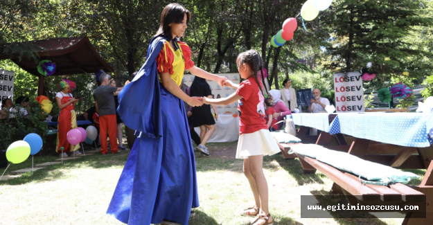 LÖSEV'den Dünya Gönüllülük Günü'nde; Gönüllülük Çağrısı