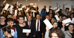 Trabzon Büyükşehir’den 10 bin öğrenciye dijital eğitim desteği