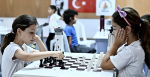 Satranç eğitimiyle çocuklar turnuvalara hazırlanıyor