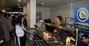 Final sınavlarına hazırlanan öğrencilere 24 saat çay ve çorba ikramı