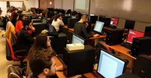 Üniversite öğrencileri iş hayatına hazırlıyor