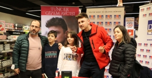 Gizemli Olaylar'a imza için Dünyanın farklı ülkelerinden İstanbul'a geldiler