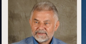 Osman Öztürk'ün 12. Şiir Kitabı 'Ay Işığında Saklı' iddialı çıkış yaptı