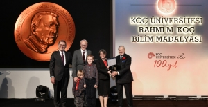 2022 Yılı Koç Üniversitesi Rahmi M. Koç Bilim Madalyası Prof. Dr. Bilge Yıldız'ın