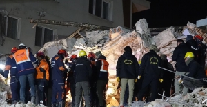Deprem psikolojimizi bozdu... Deprem Travması yaşayanlara nasıl davranılmalı?