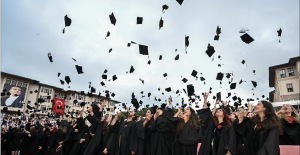 Koç Üniversitesi 31'inci Dönem Mezunlarını Verdi