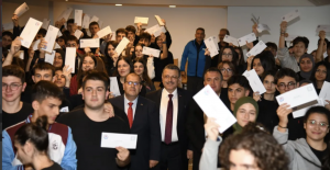 Trabzon Büyükşehir’den 10 bin öğrenciye dijital eğitim desteği